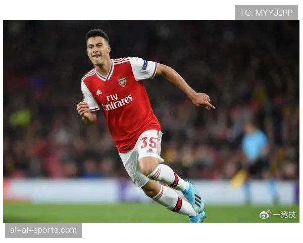 克鲁伊夫式高位压迫如何通过角色转变提升锋线进攻效率